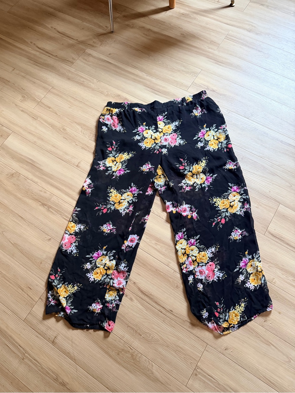 torrid Black Floral Elastic-Waist Pants with Yellow & Pink Blooms
